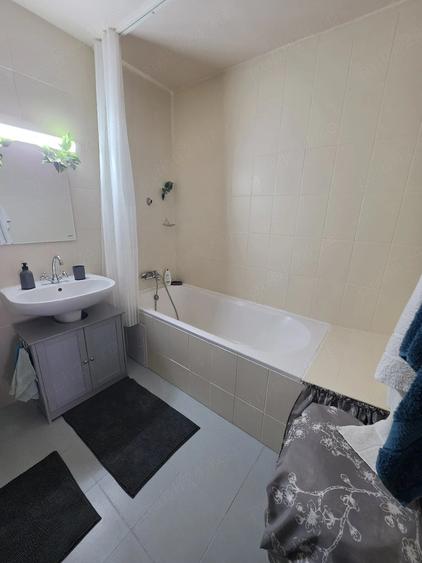 Apartament cu 2 camere decomandat în Florești