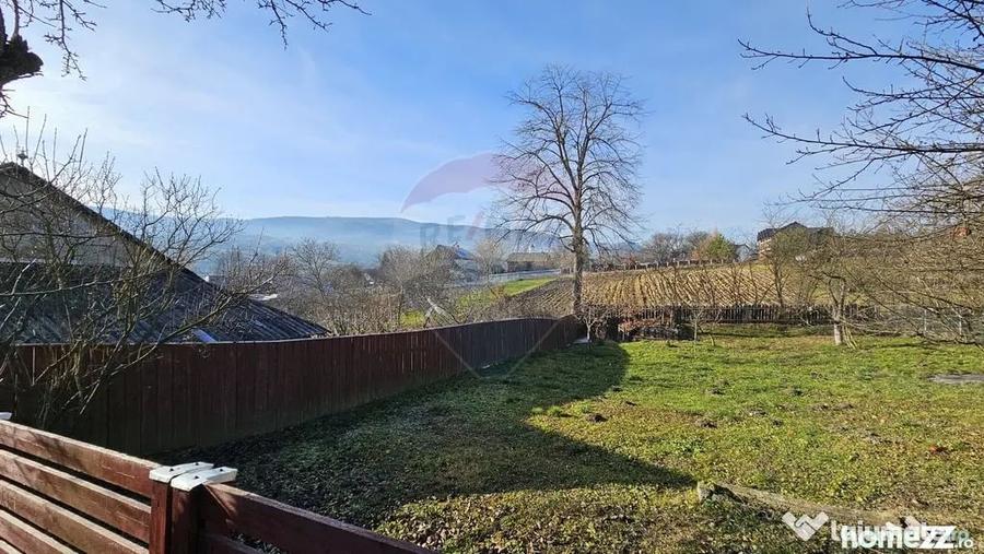 Casă cu 3 camere cu Teren 900 Mp în Cacica