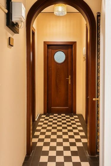 Refugiu interbelic cu 3 camere - 90 mp utili - Curte interioara - 9