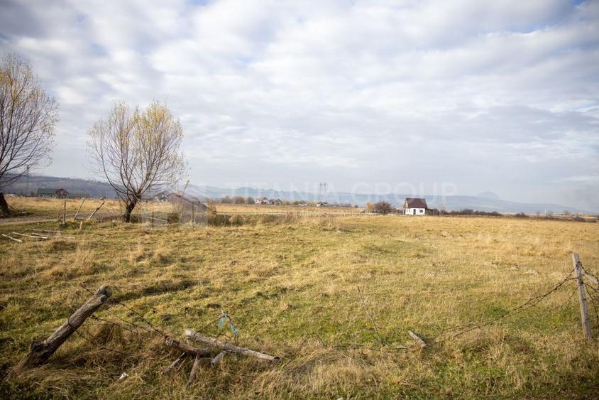 Teren intravilan parcelabil, priveliște spre munți, Sohodol, Bran - 9