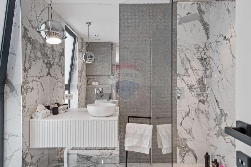 Arhitectura, tehnologie si lifestyle premium intr-o vila spectaculoasa - 35