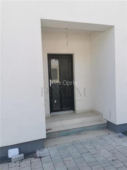 Casa insiruita - finalizata - spatiu foarte generos - 3 dormitoare - zona excele