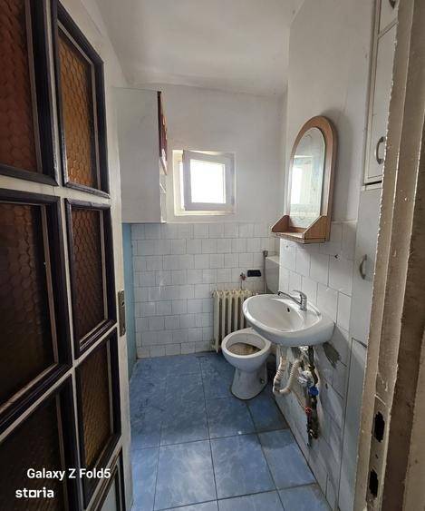 Apartament cu 3 camere decomandat în Dacia
