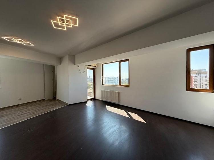 64 m2 spatios, cu vedere panoramica spre rasarit si lumina soarelui de dimineata 64 m2 spatios, cu vedere panoramica spre rasarit si lumina soarelui de dimineata