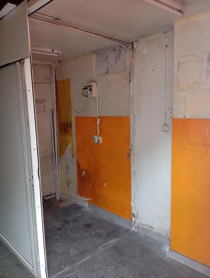 Vindem spatiu comercial Valea Mo?ilor nr 205 Bl 11B sector 2 Bucure?ti - 2