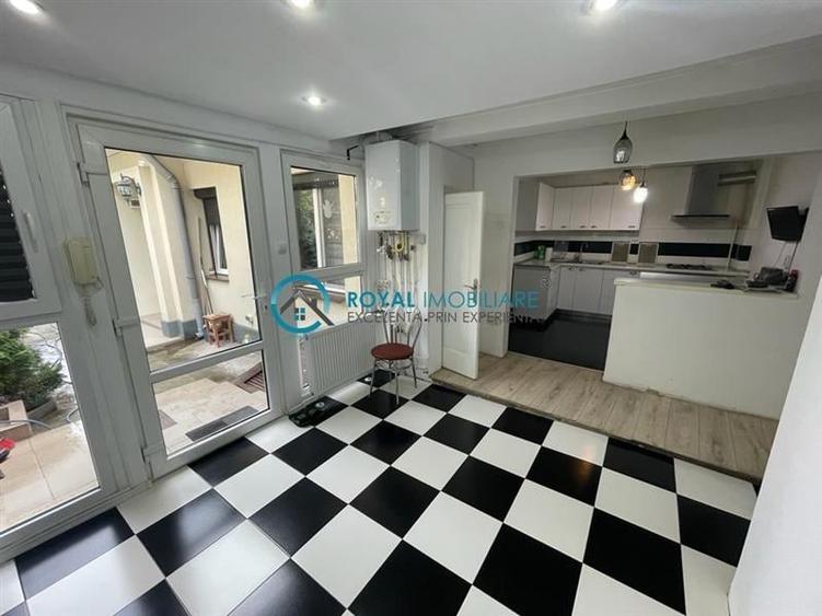 Royal Imobiliare - Vanzare casa zona Ultracentrala - 2