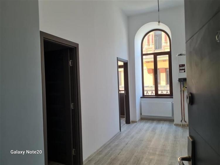 ocazie .VINDEM APARTAMENT IN ZONA ISTORICA CU BALCON STRADA - 1