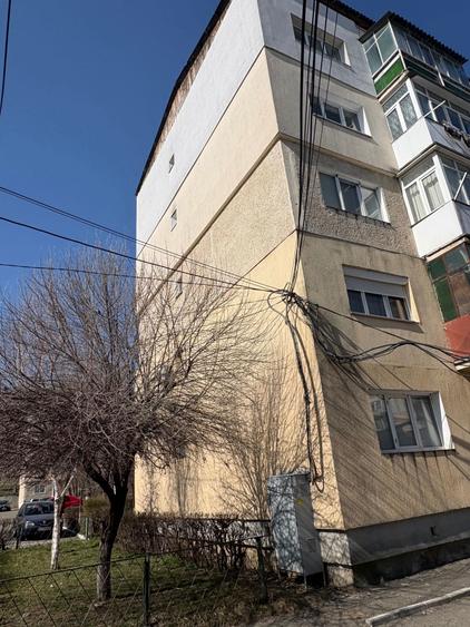 Apartament cu doua camere, luminos , spatios, 2 locuri de parcare,boxa , - 1