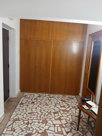 Oferim spre chirie apartament zona Spital - 1