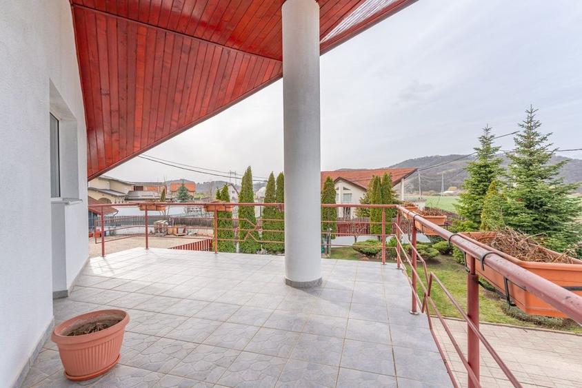 Casă spațioasă pentru familie &icirc;n Hărman: 5 camere, 670 mp teren - 16