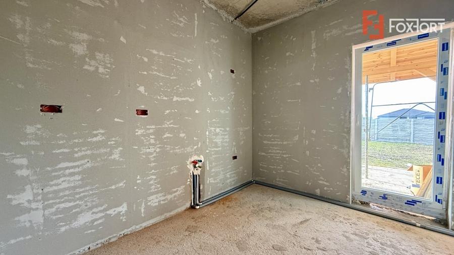 Duplex de vanzare, 3 camere pe parter + pod - Mosnita Veche - 10