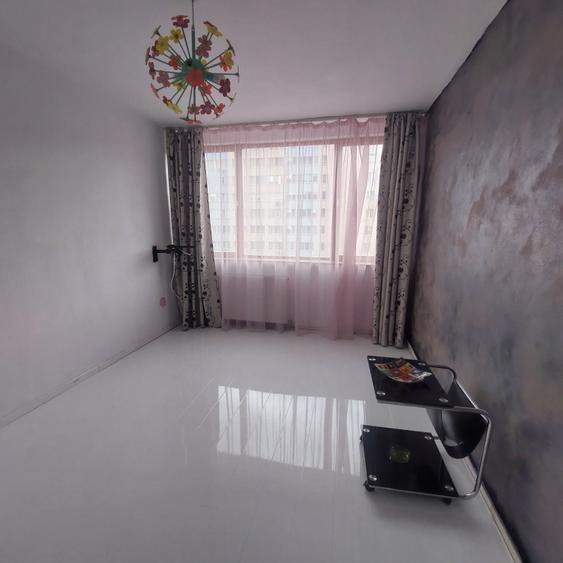 De inchiriat 3 camere - 6