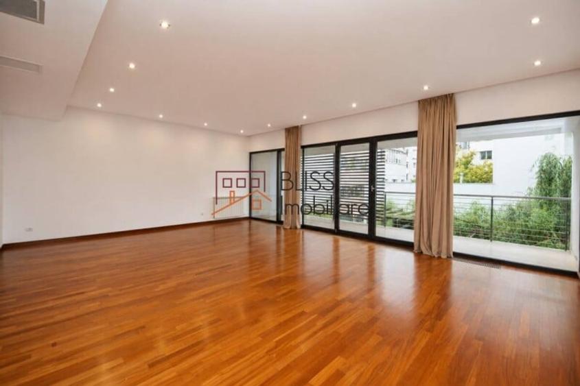 Apartament cu 4 camere decomandat în P-ța Dorobanți