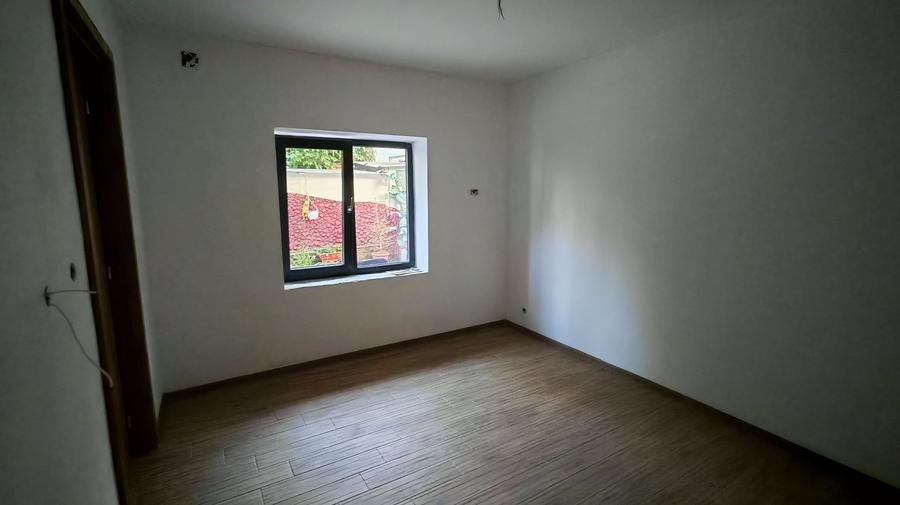 Casa P+E 4 camere , Racadau Carpatilor -LIDL- ,curte comuna. - 18