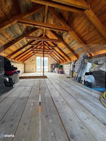 Casa la rosu cu mansarda, teren 450 mp, zona linistita Luizoaia ap - 4