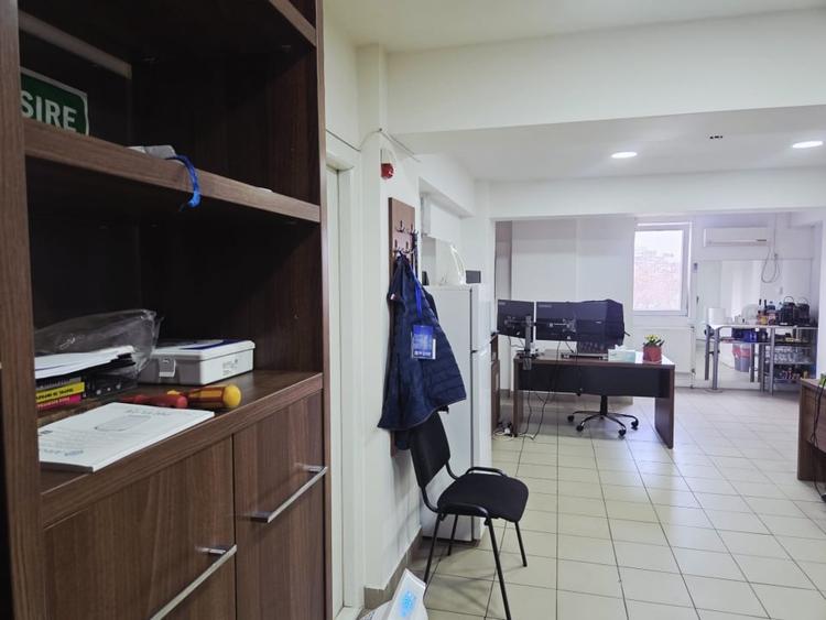 Spatiu birouri, zona T. Vladimirescu, la strada - 2