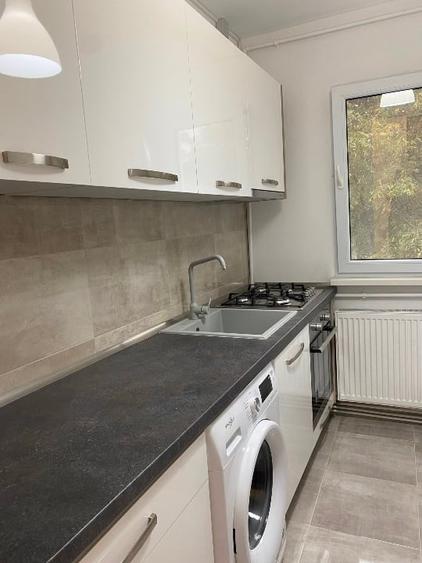 Proprietar, vând apartament cu două camere nedecomandate , mobilat si utilat lux - 2