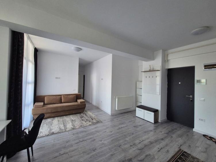 Inchiriez apartament 3 camere - 5