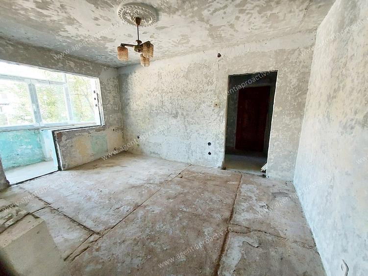 Apartament 3 camere, etaj 1, la doi pași de strada principală, în Micro 40 - 1