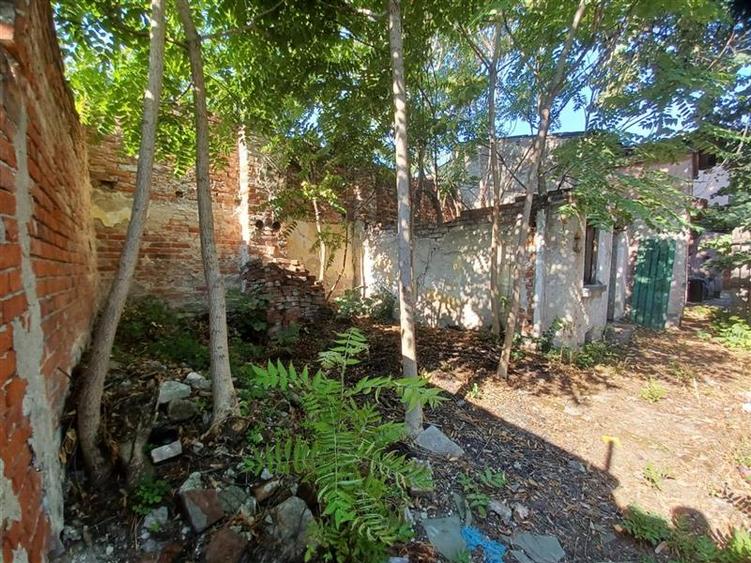 Teren Sector 5 Piata Rahova- Muntii Carpati - 7