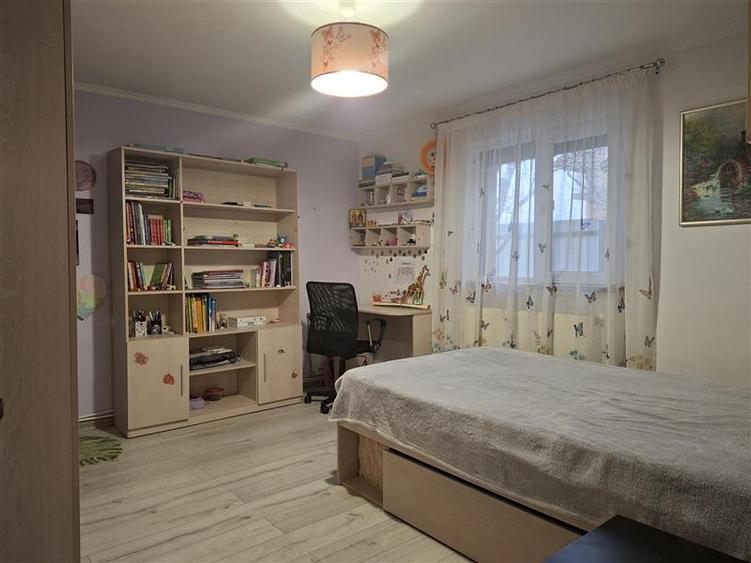 Casa P , 3 camere , 98 mp, teren 480 mp, zona  Letea Veche - 6
