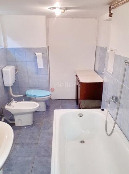 Casă individuală cu 3 camere cu Canalizare în Brașovul Vechi