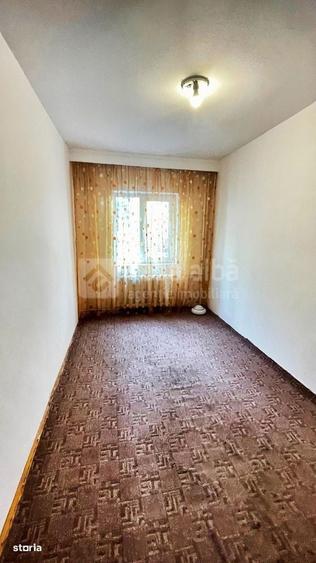 Casă cu 4 camere în Sărărie