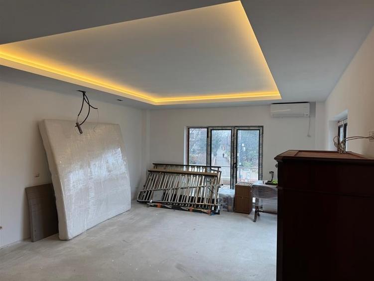 Vila S+P+1+M / Pipera Central / Drumul Potcoavei / comision 0 - 5