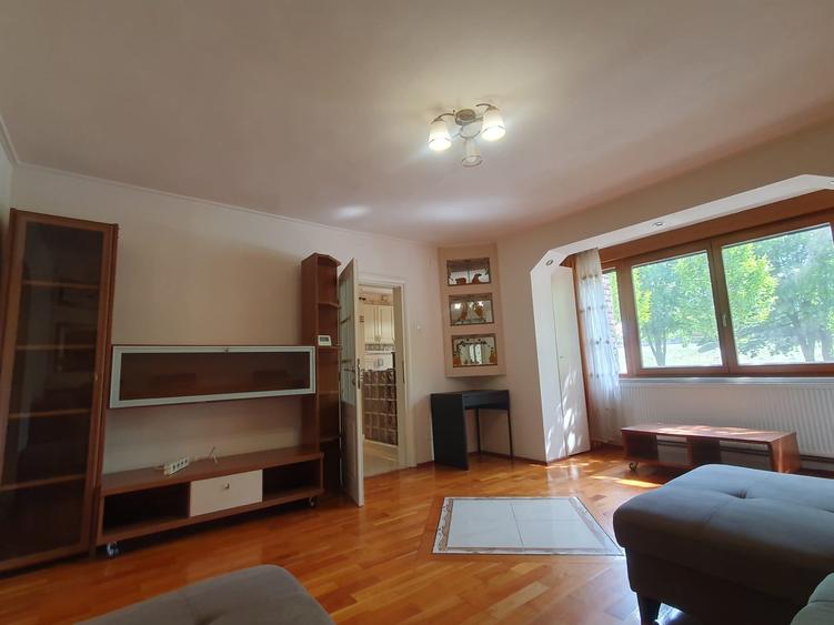 Inchiriez apartament 3 camere Malul Muresului - 3