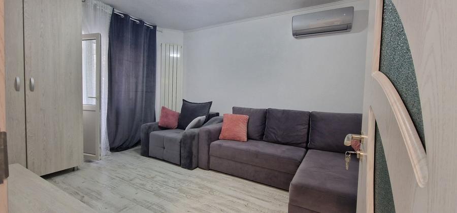 Faleza Nord garsoniera decomandata de inchiriat pe termen lung. - 1