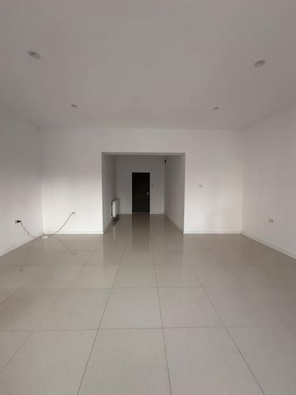 Spatiu de inchiriat 35 mp - centru - 8