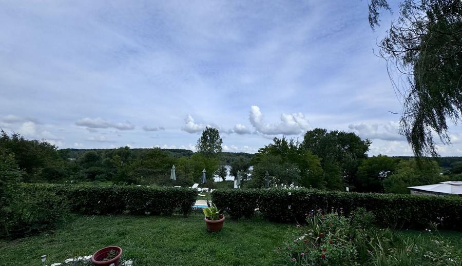 Hotel/Pensiune, de 1,380 mp, în Băltenii de Sus