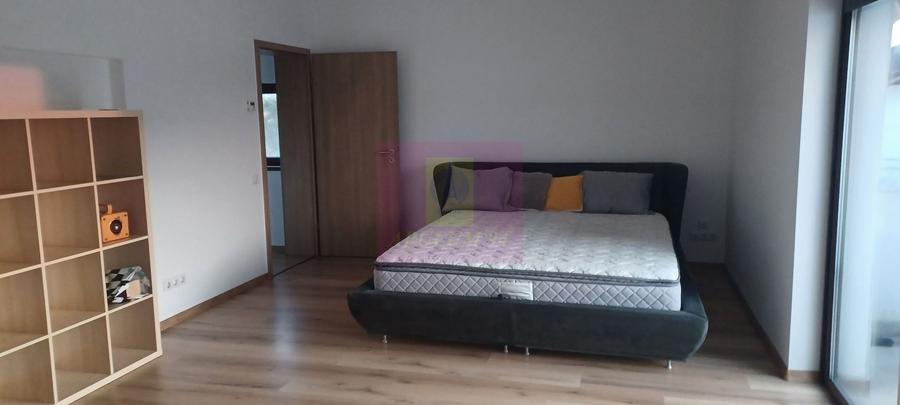 Casă individuală cu 6 camere cu Teren 508 Mp în Săbăreni