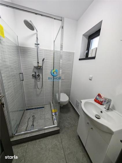 Apartament cu 4 camere, mobilat în Central