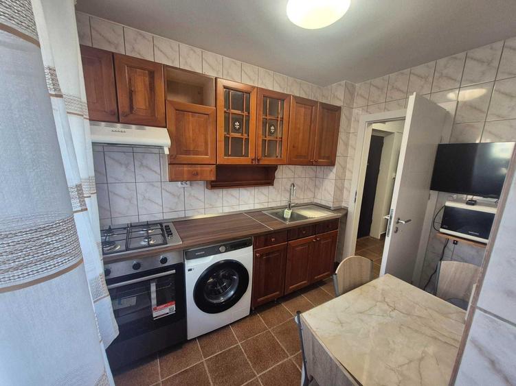 Inchiriez Apartament 3 Camere - DRISTOR - CENTRAL - Loc Parcare, Mobila noua. - 1