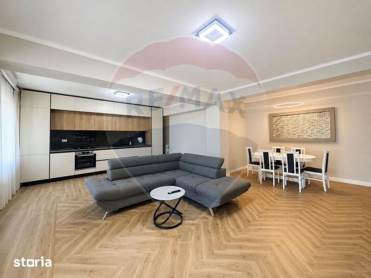 Apartament cu 3 camere decomandat în Sud