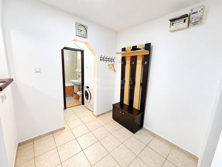 Apartament cu 2 camere decomandat, mobilat în Central