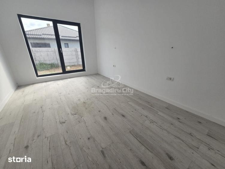 Casă cu 4 camere cu Teren 500 Mp în Clinceni