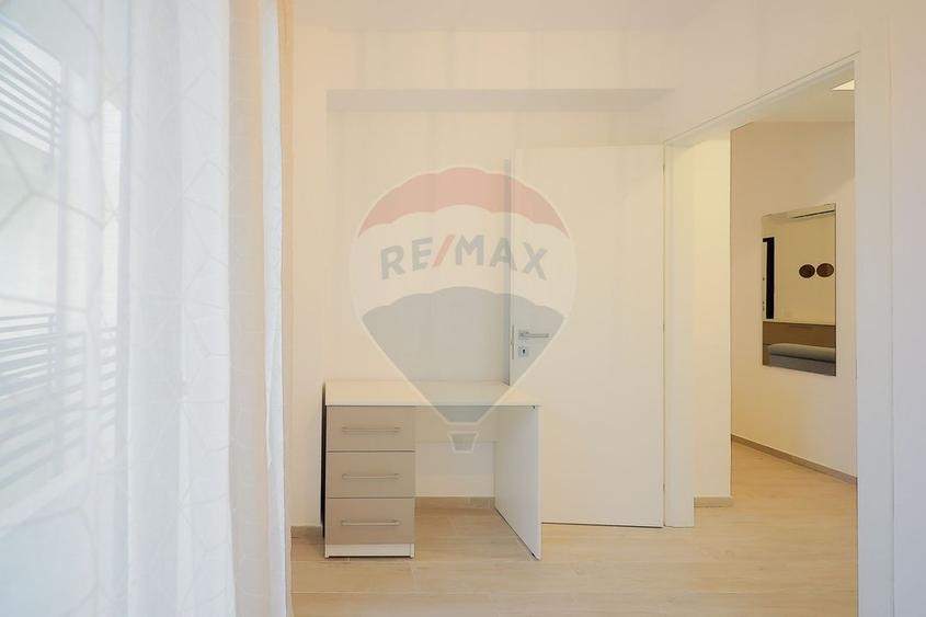 Apartament cu 3 camere decomandat, mobilat în Ultracentral