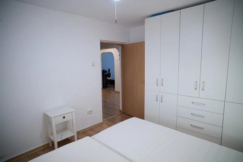 Apartament cu 3 camere decomandat în Micro 5