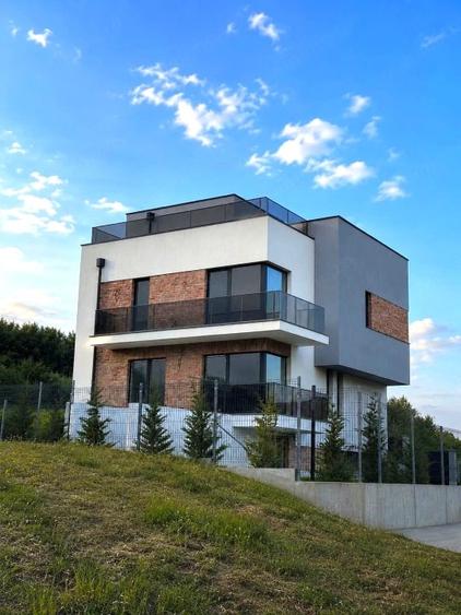 Casă individuală cu 5 camere cu Canalizare în Dezmir