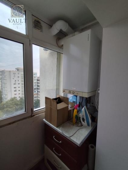Apartament cu 4 camere semidecomandat, mobilat în Rahova