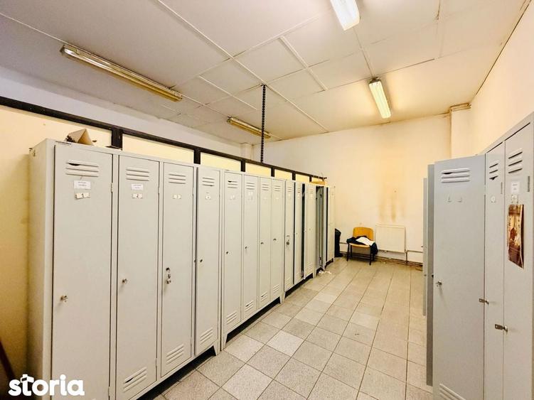 Spa?iu Comercial de Vanzare Renovare Recenta, Aproape de Metrou - 11