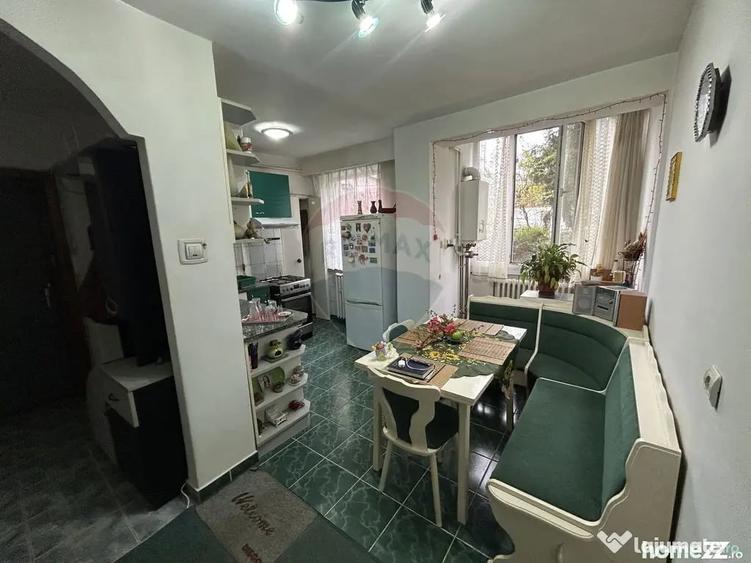 Apartament cu 3 camere decomandat în Central