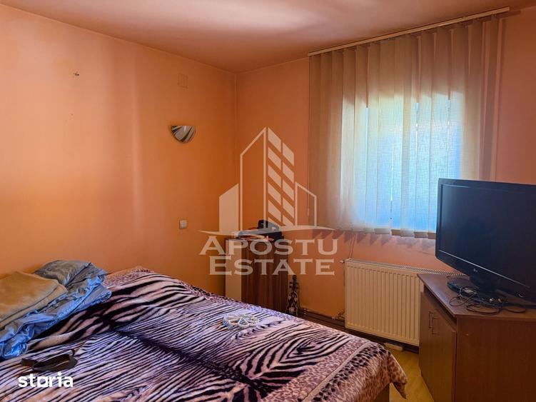 Casă cu 7 camere cu Teren 360 Mp în Buziașului