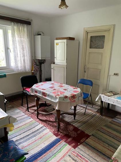 Casă cu 4 camere în Coman
