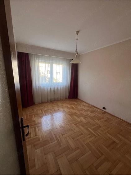 Apartament cu 3 camere decomandat în Rogerius