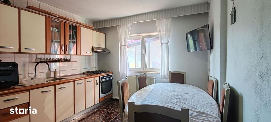 Casă cu 5 camere cu Piscina în Nord