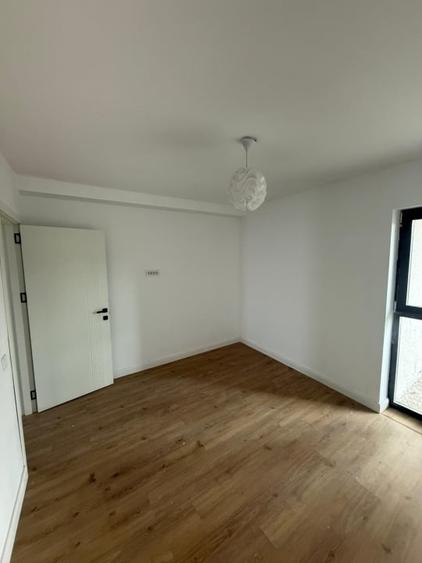 3 camere - Rediu - 71 mp + gradina 35 mp - parcare - 106000 euro - 4