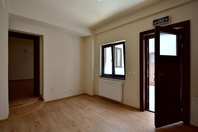 Birou, de 40 mp, în Ultracentral